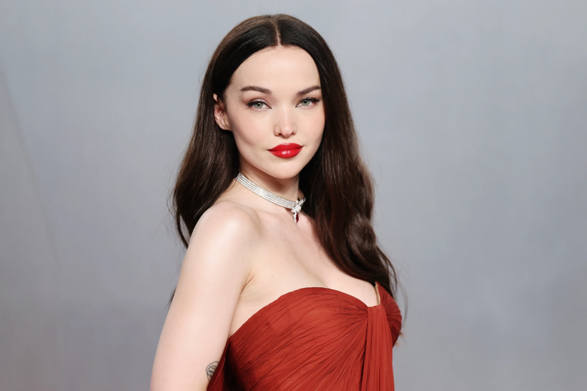 dove-cameron-a-2026-os-vanity-fair-oscar-partin