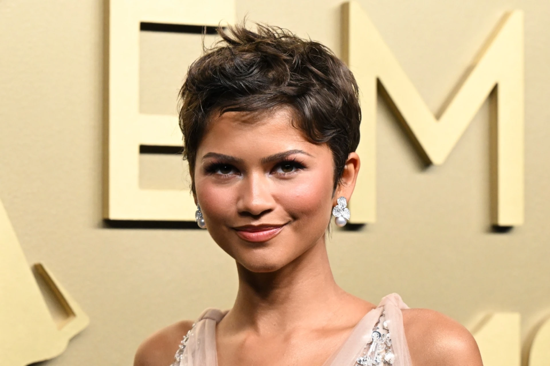 zendaya-a-2026-os-emmy-galan