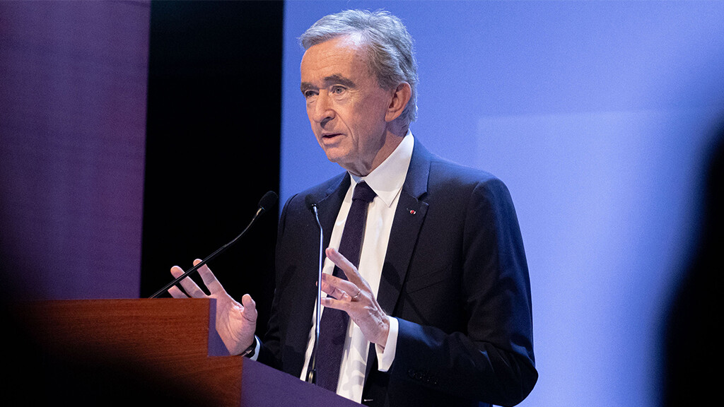 Kézfertőtlenítőket gyártanak a francia luxusmárkák