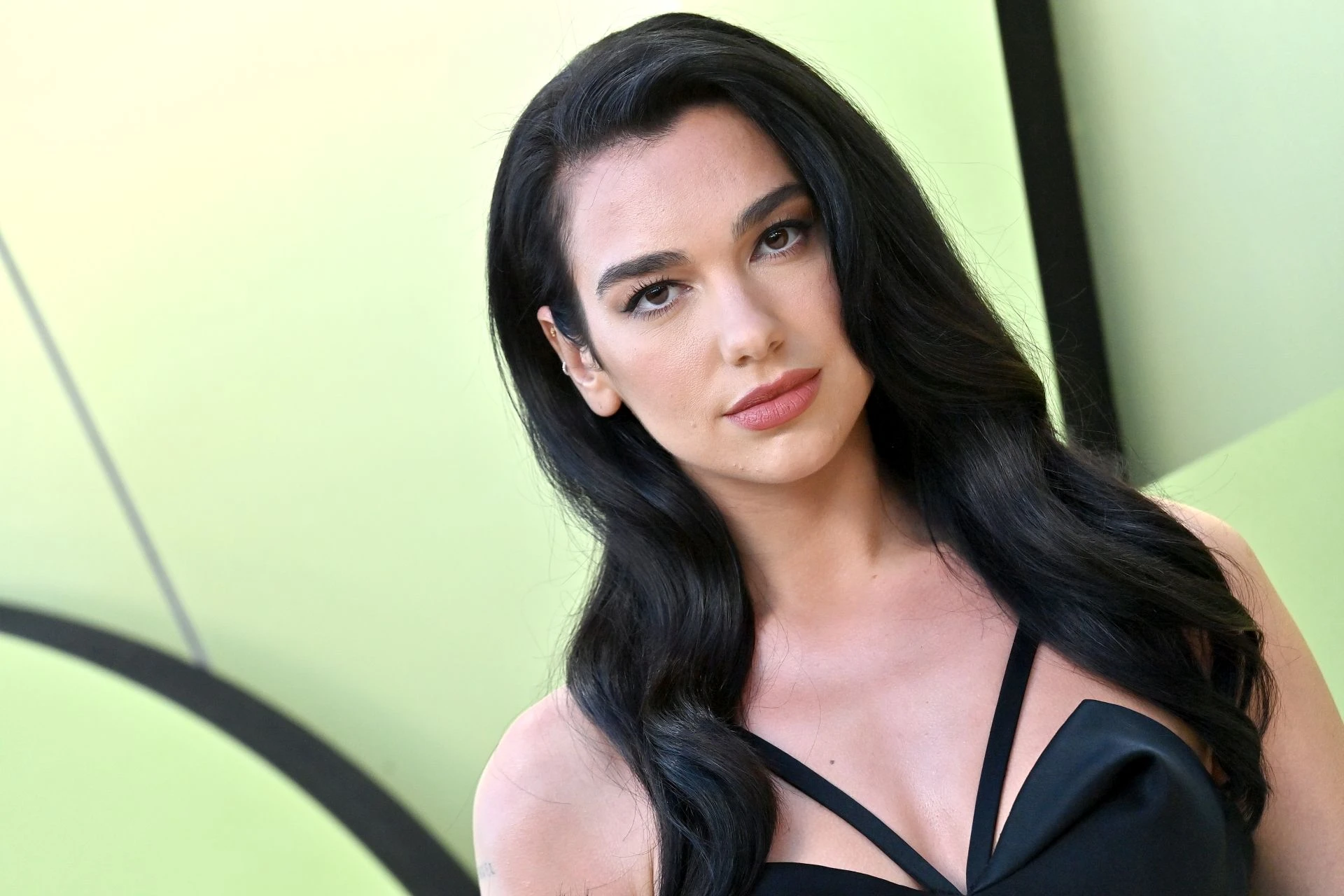 Ellopták a show-t a sztárok a Versace divatbemutatóján