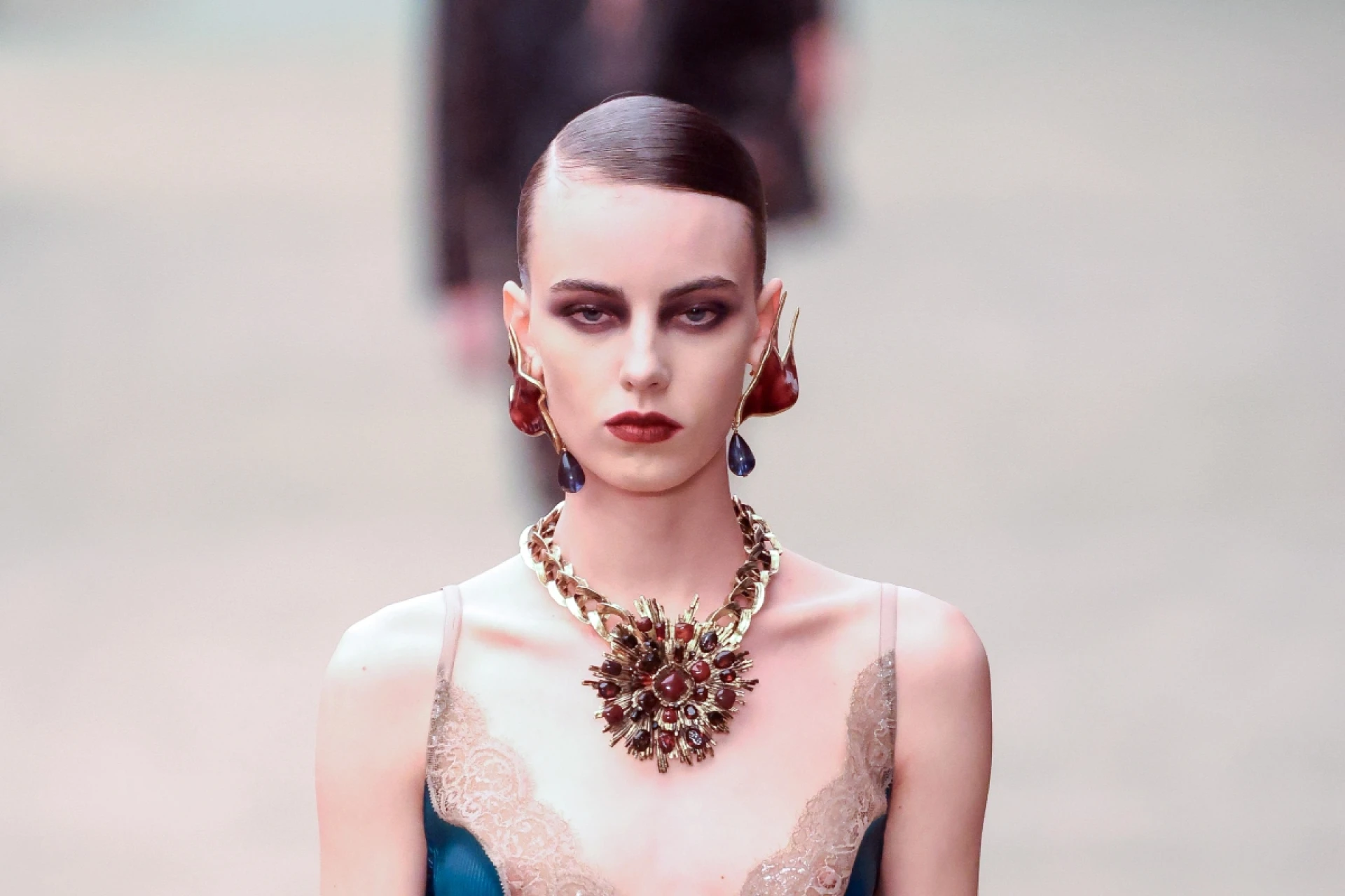 yves-saint-laurent-2026-osztel