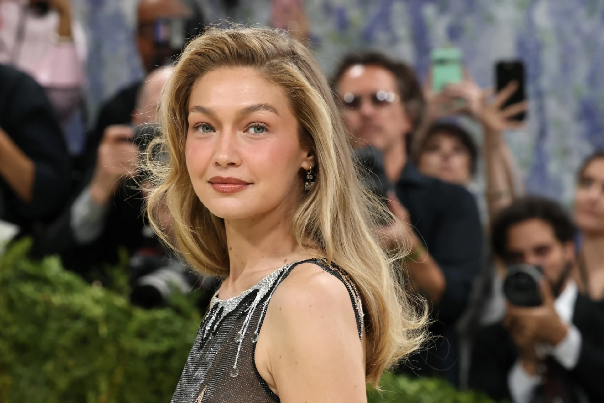 gigi-hadid-a-2026-os-met-galan
