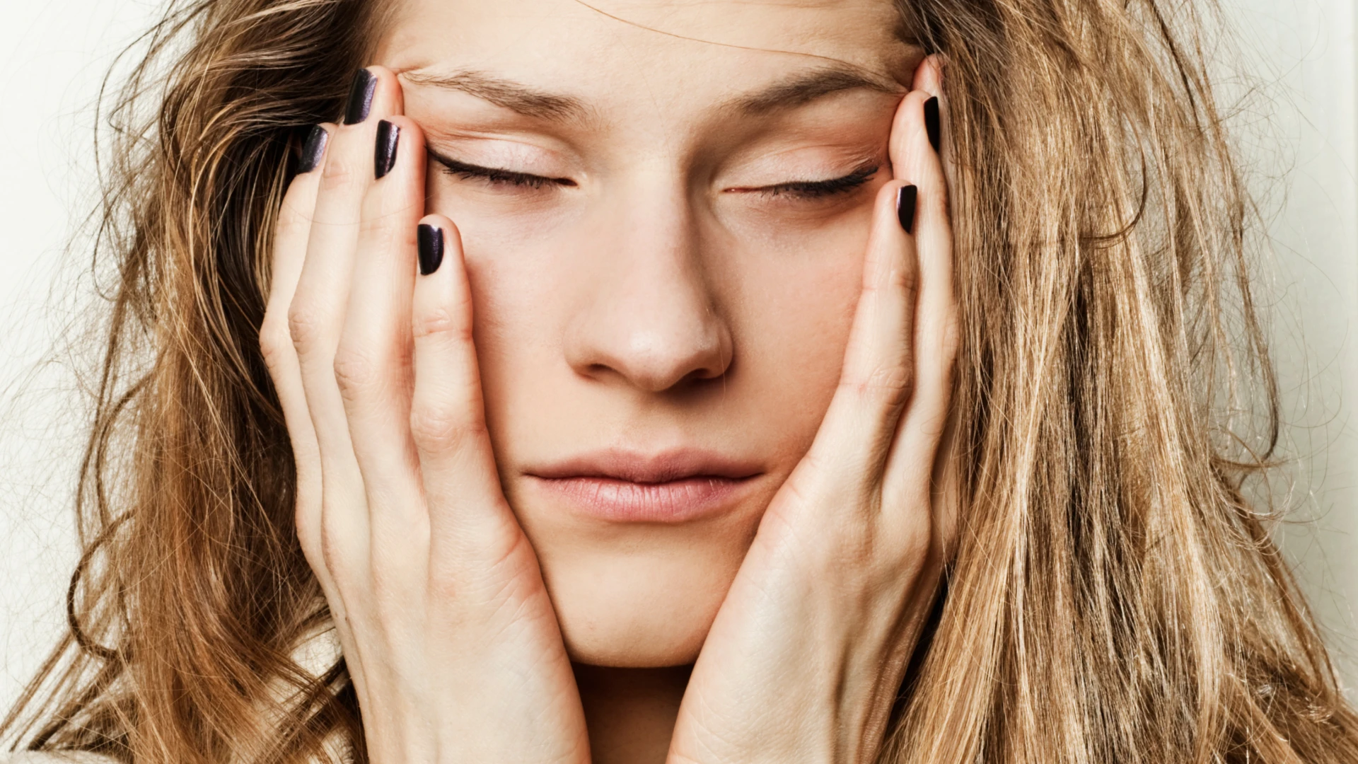 Tényleg ráncosak leszünk, ha dörzsöljük a bőrünket?