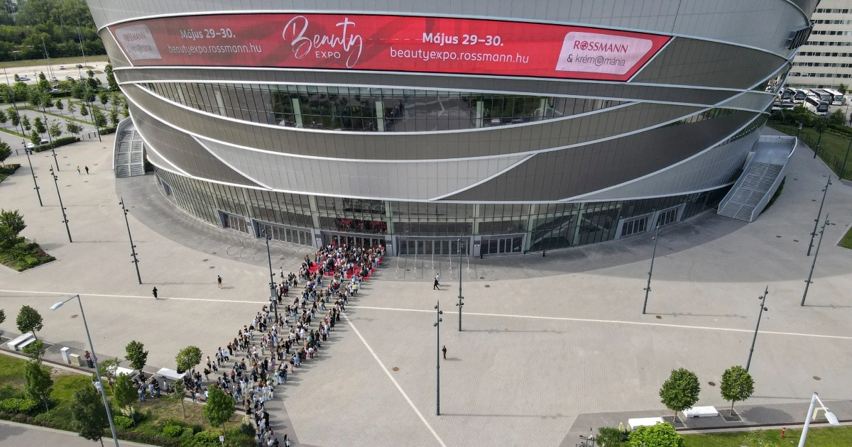 6000 szépségrajongóval telt meg az MVM Dome – Így zajlott az 5. Rossmann x Krémmánia Beauty Expo