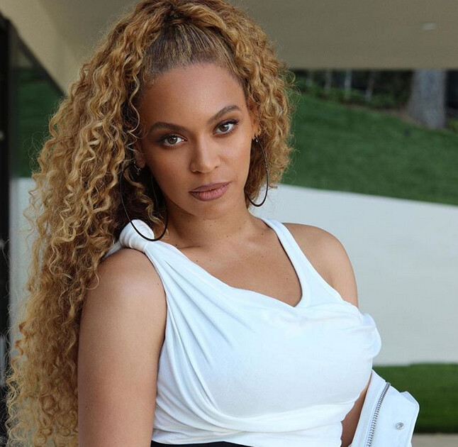 Beyoncé újra divatba hozza a szájsminket, ami évek óta ciki