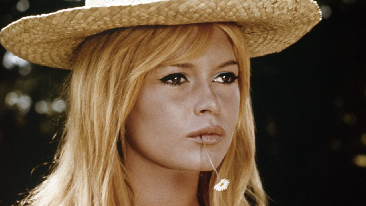 Nem is tudják ki ő, de a frizurájára vágynak