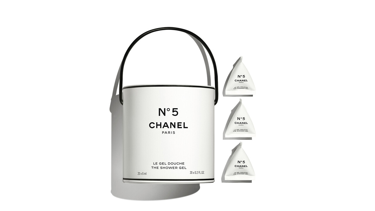 Festékes vödör és olajos flakon – a Chanel N°5 rendhagyó kollekcióval ünnepel