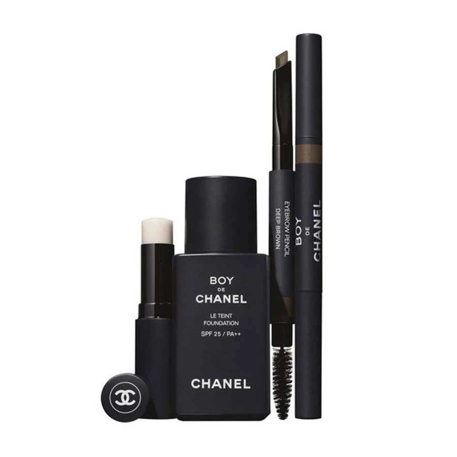 Férfiaknak szóló sminktermékekkel jelentkezik a Chanel