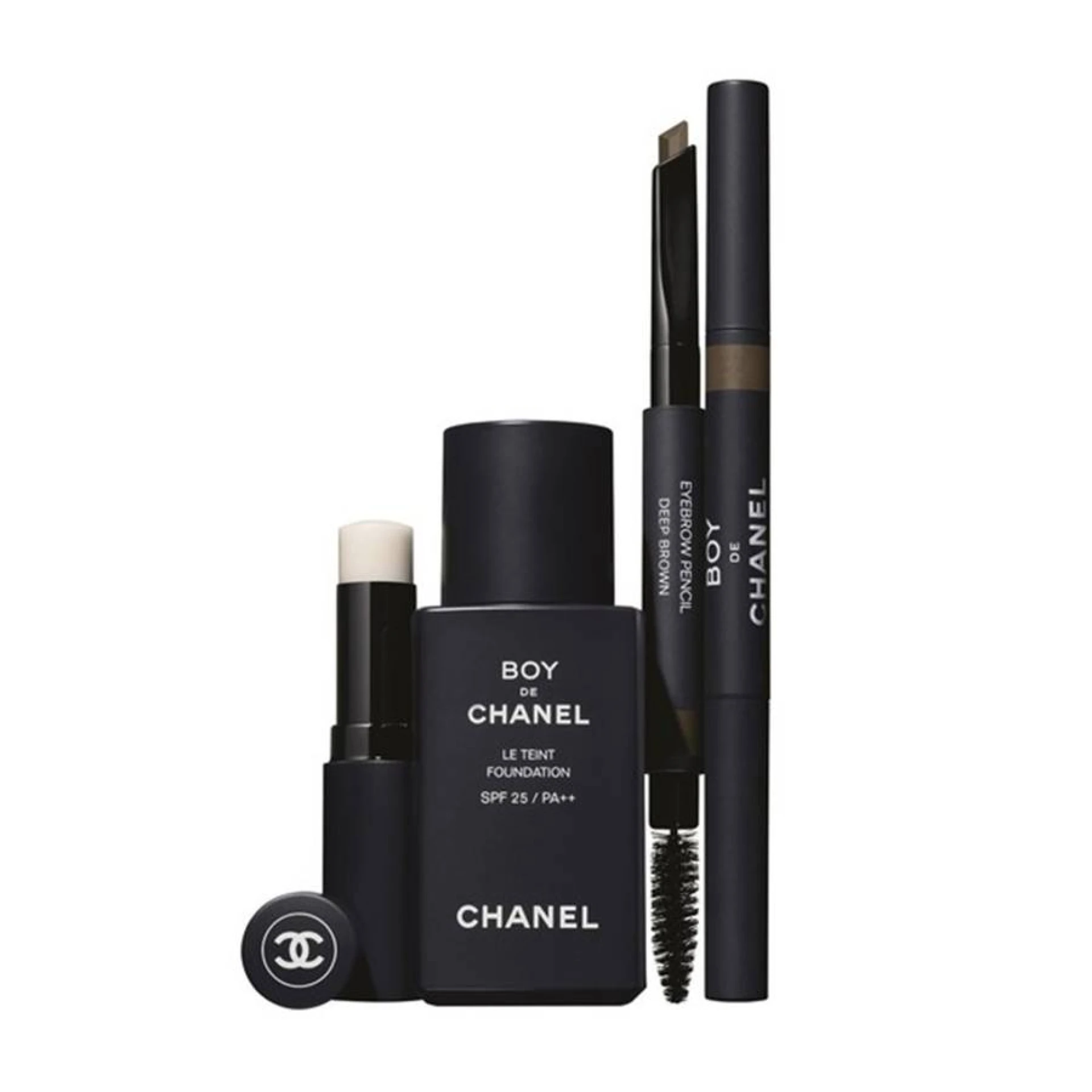Férfiaknak szóló sminktermékekkel jelentkezik a Chanel