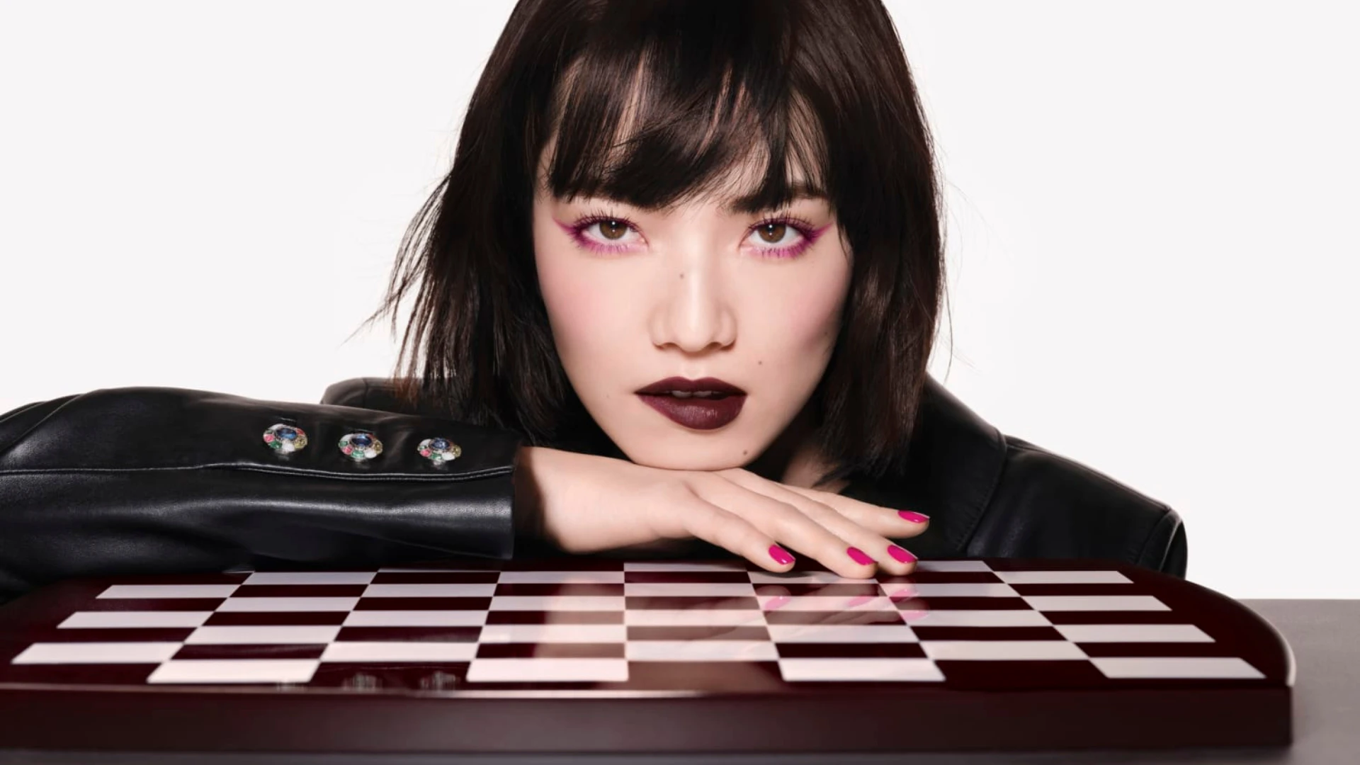 A Chanel kultikus Rouge Noir árnyalata teljes kollekcióvá bővült