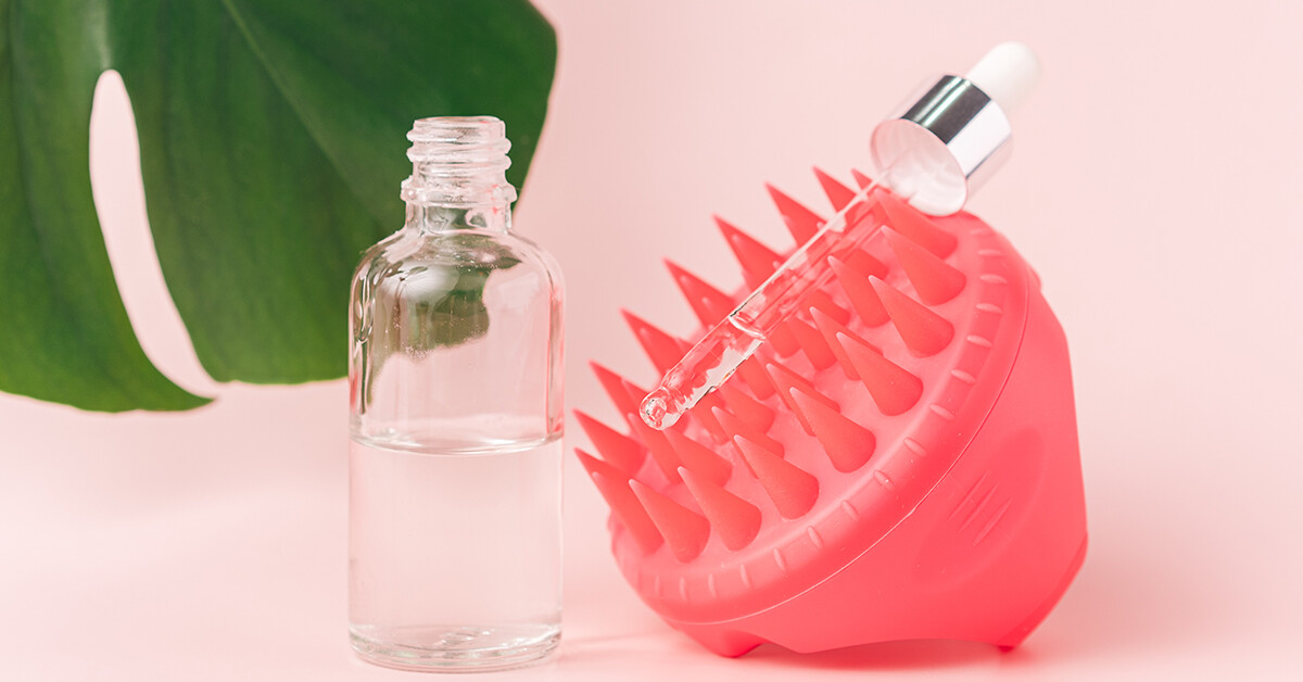 Ilyen pozitív hatásai lehetnek a fejbőrmasszírozó keféknek