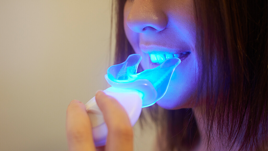 A Gazdasági Versenyhivatal megtiltotta a BrightWhite fogfehérítő reklámozását