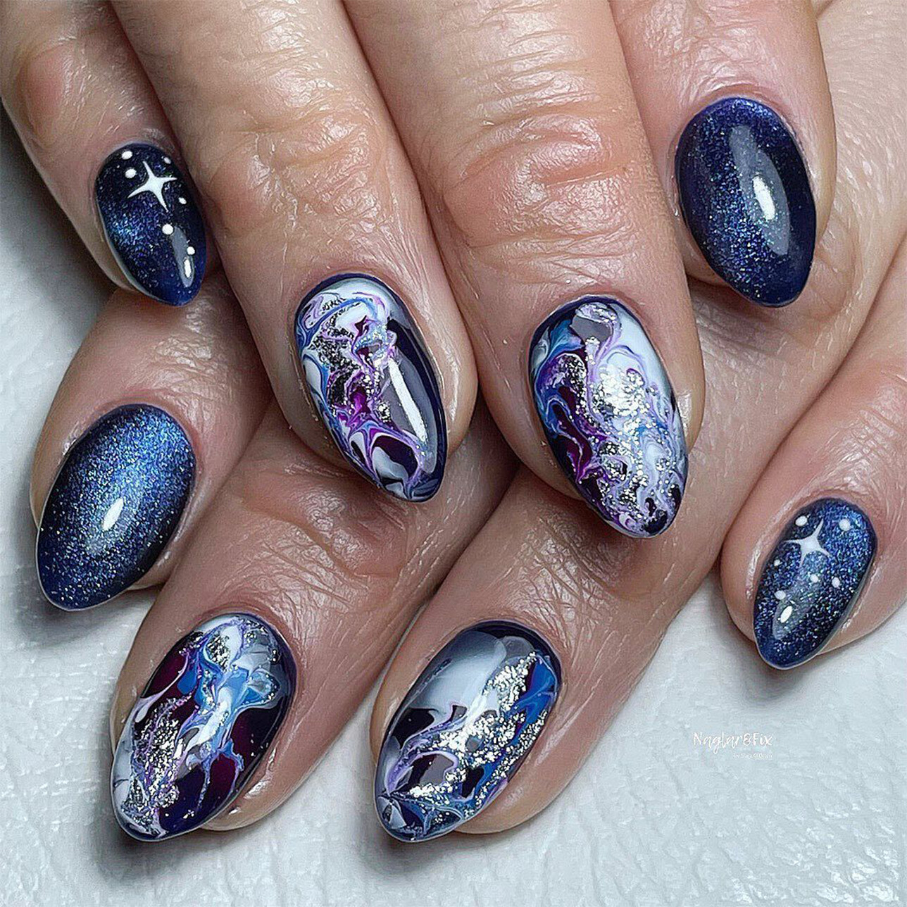 Galaktikus körmök – hódítanak a világűr ihlette manikűrök