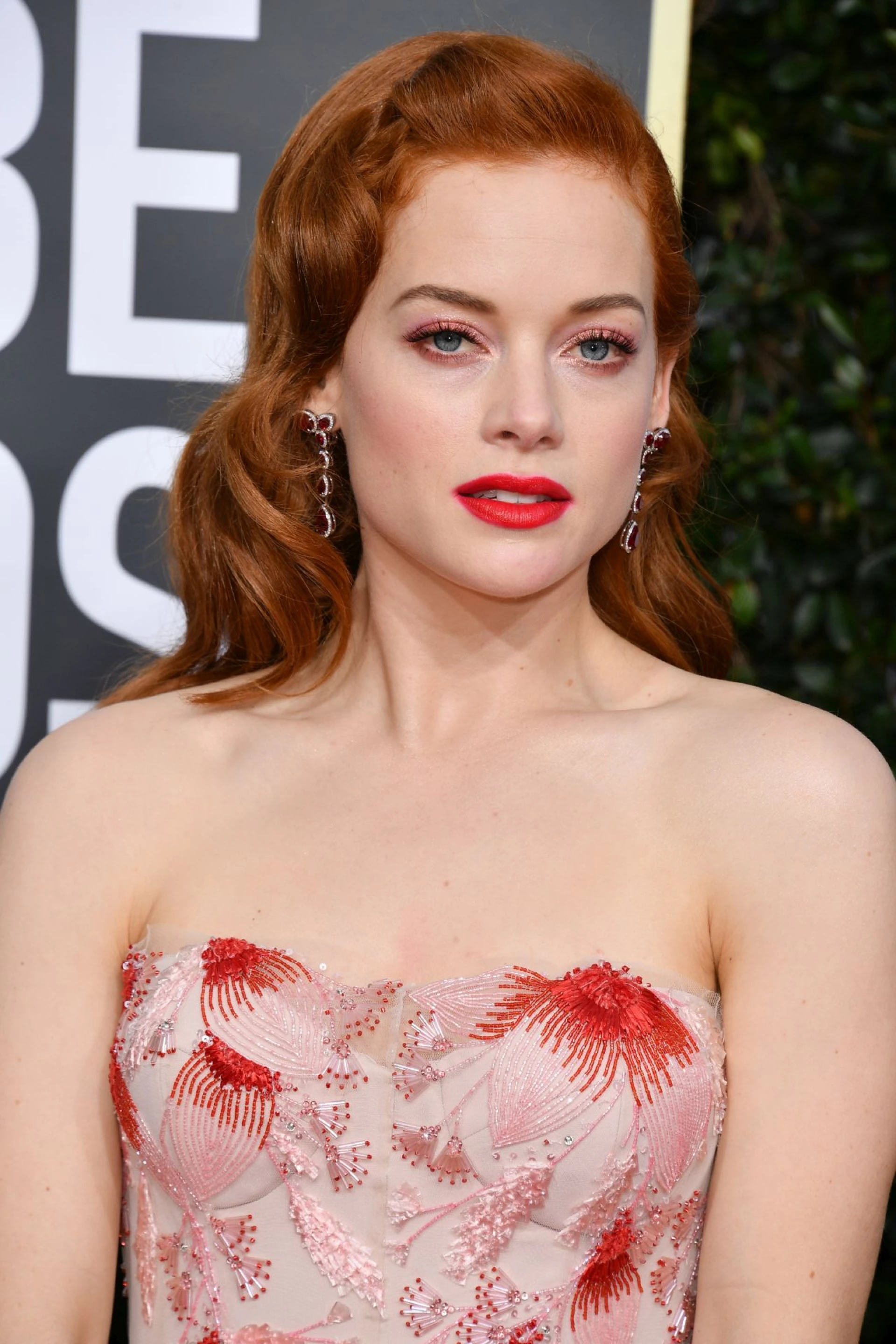 A 77. Golden Globe-gála a vörös rúzsok éjszajáka volt
