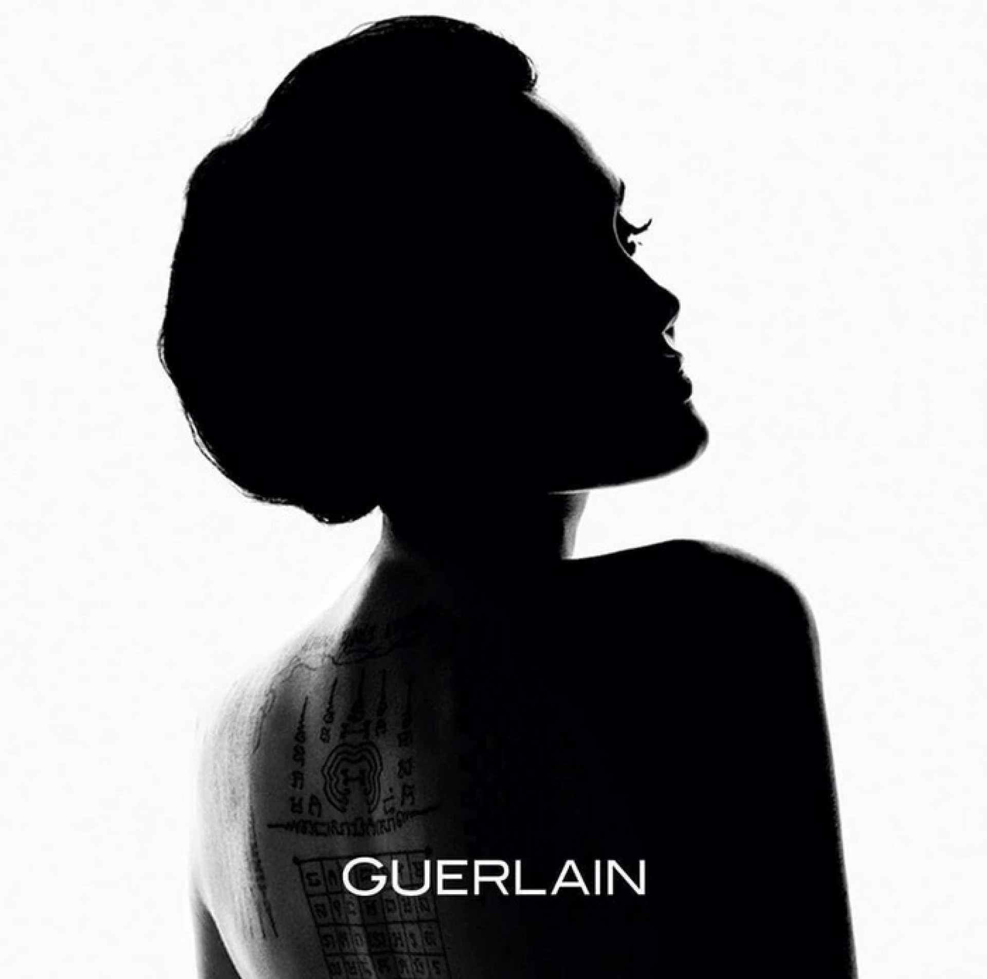Angelina Jolie lett a Guerlain új arca