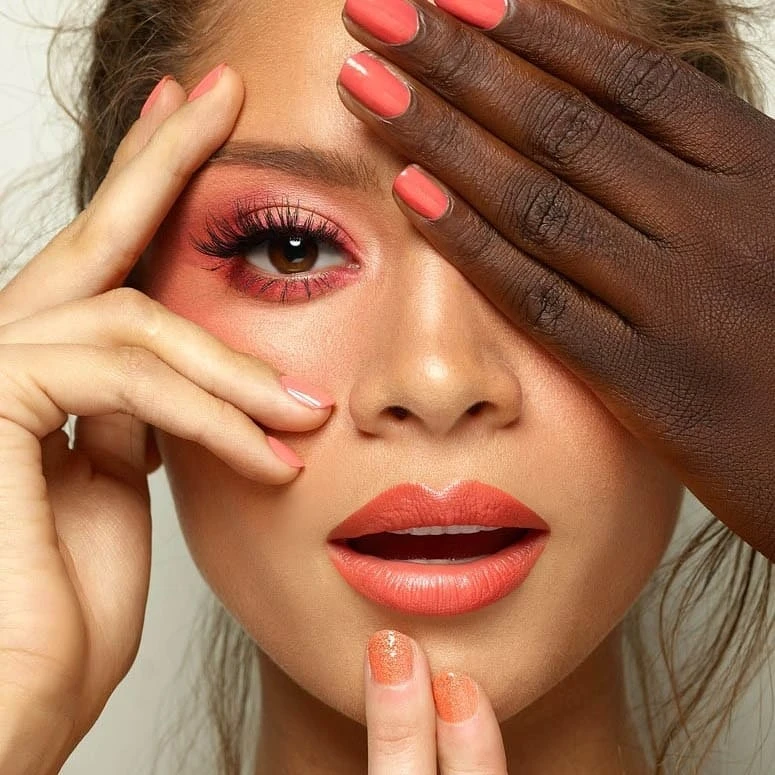 Így sminkelj 2019 színével, a korallal