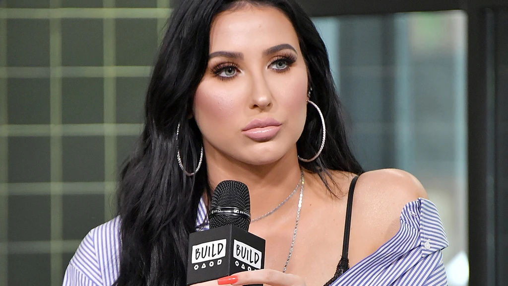 A hét beautybalhéja: Jaclyn Hill és a szőrös rúzsok esete