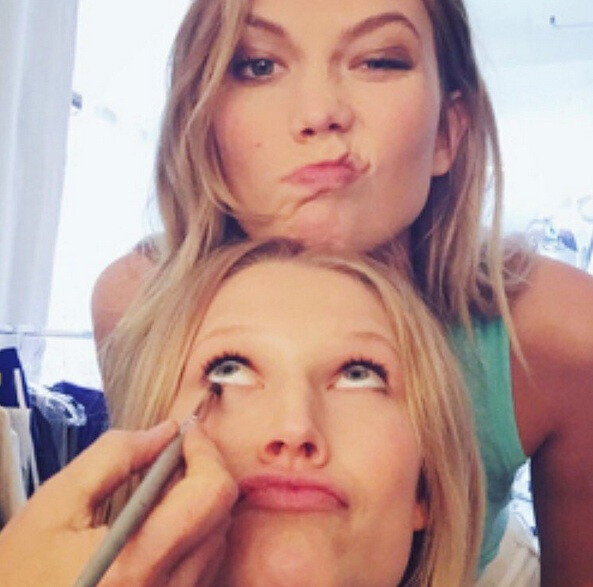 Vigyázat! A szelfizés öregít!