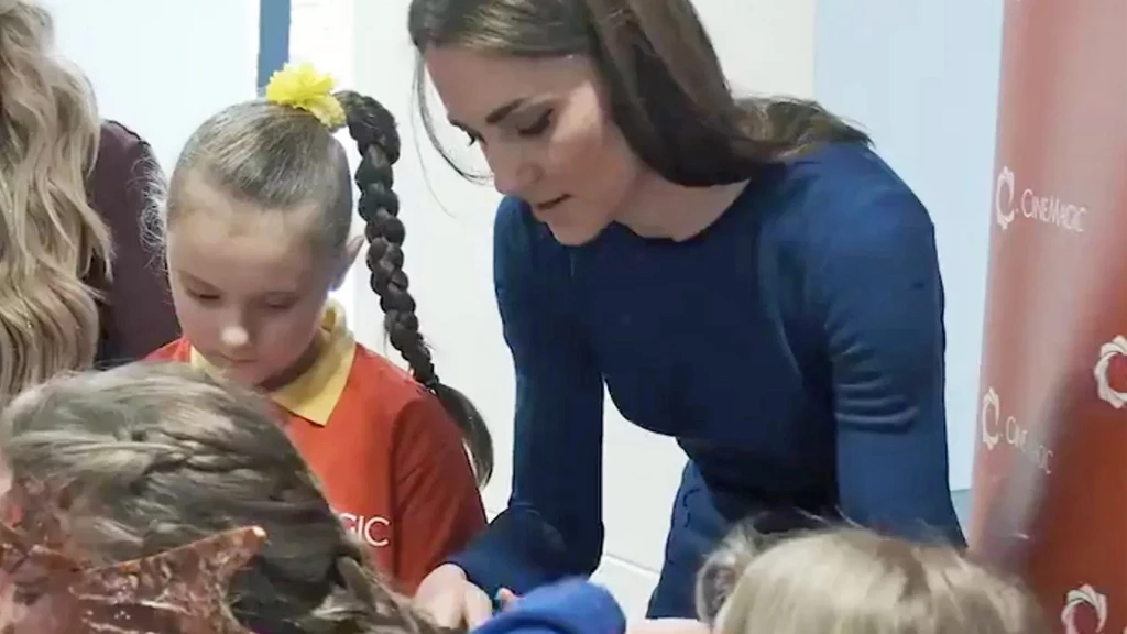 Katalin hercegné hajfonásban is egész ügyes