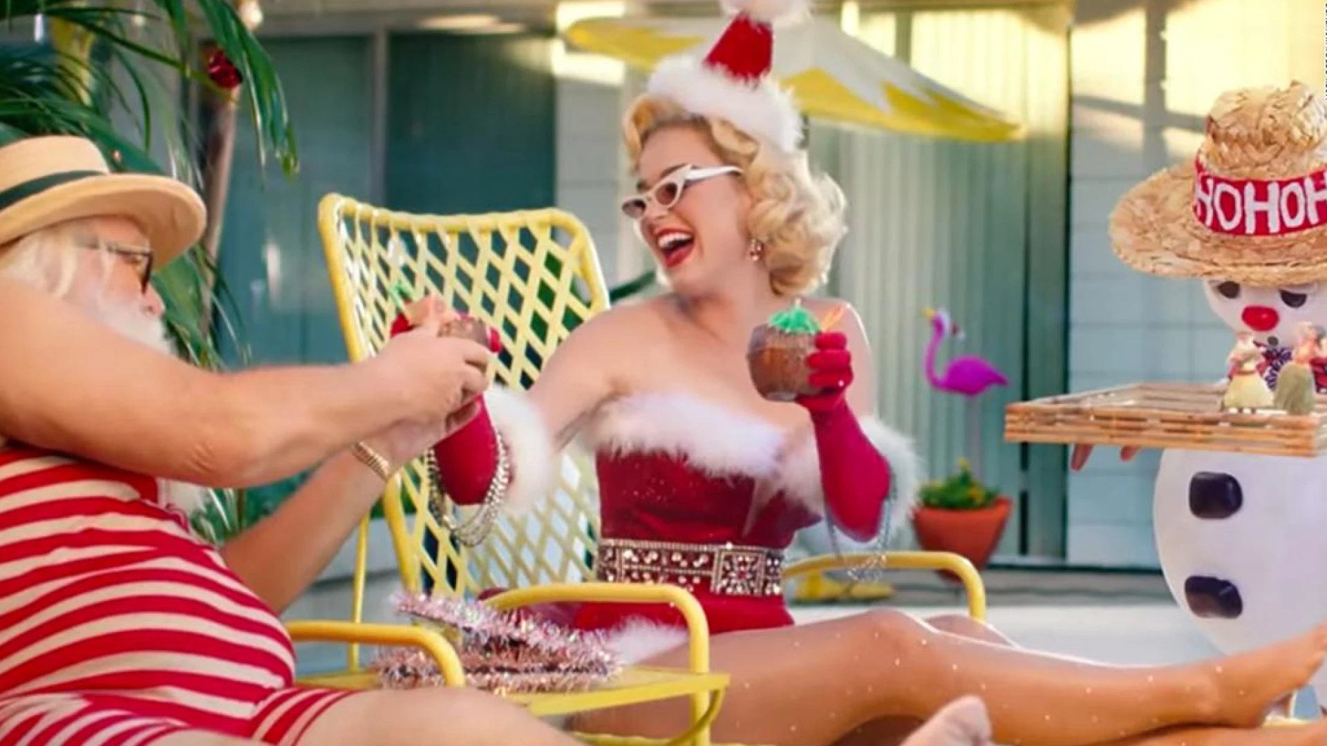 Katy Perry cuki tippet adott rá, milyen karácsonyi sminket készítsünk