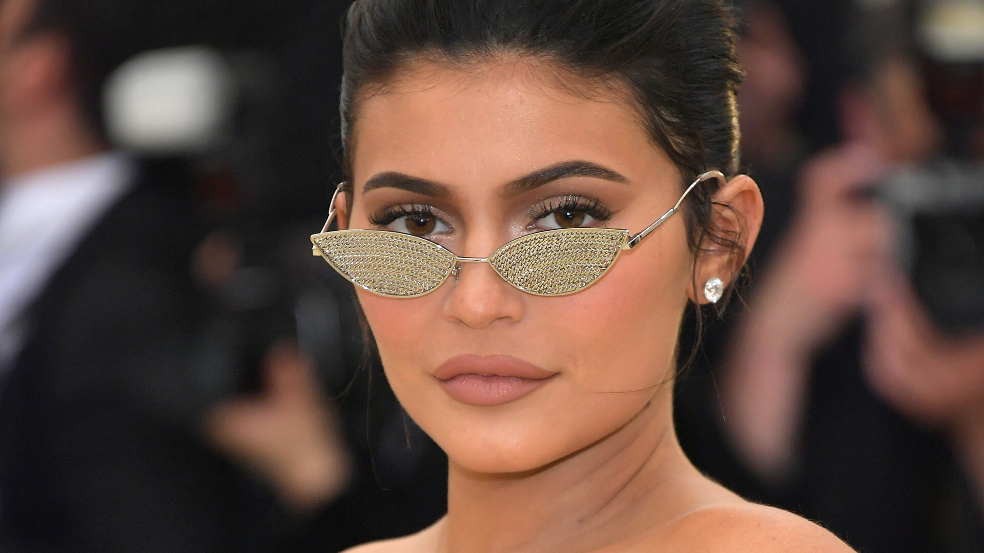 Kylie Jenner fényvédőkkel bővíti a Kylie Skint
