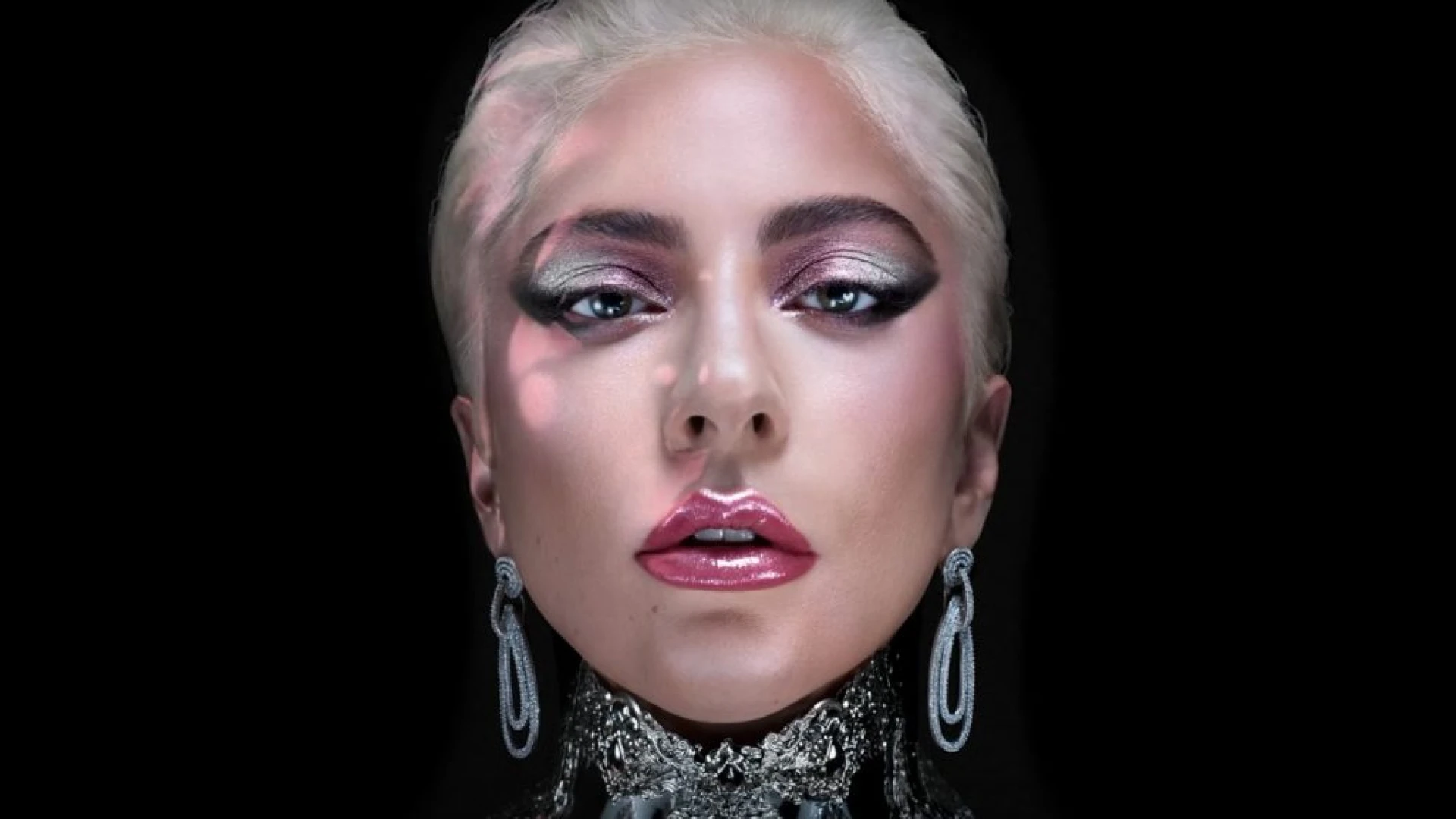 Lady Gaga sminkmárkát indított