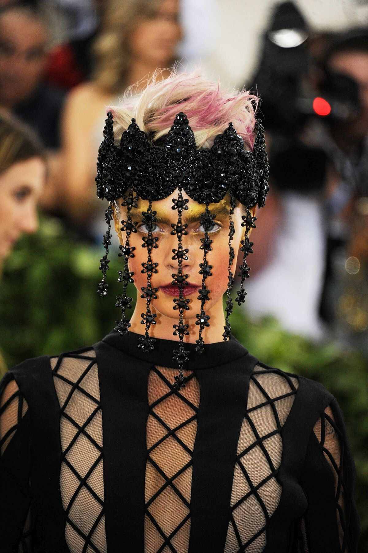 Beyoncé már lelőtte a poént, de azért jó volt – Lezajlott a MET-gála, mutatjuk a sminkeket és frizurákat