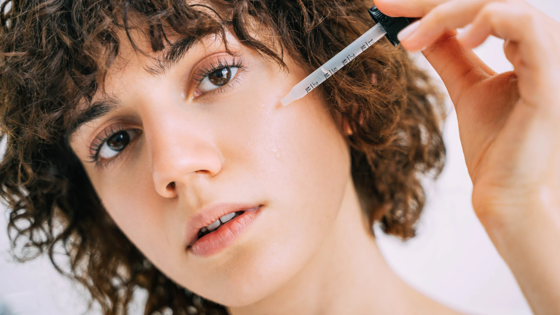 Niacinamide útmutató: minden, amit a B3-vitamin bőrápoló hatásairól tudnod kell