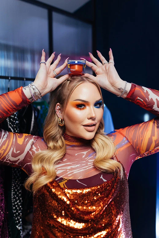 A világhírű beauty vlogger, Nikkie, sminkmárkát indított