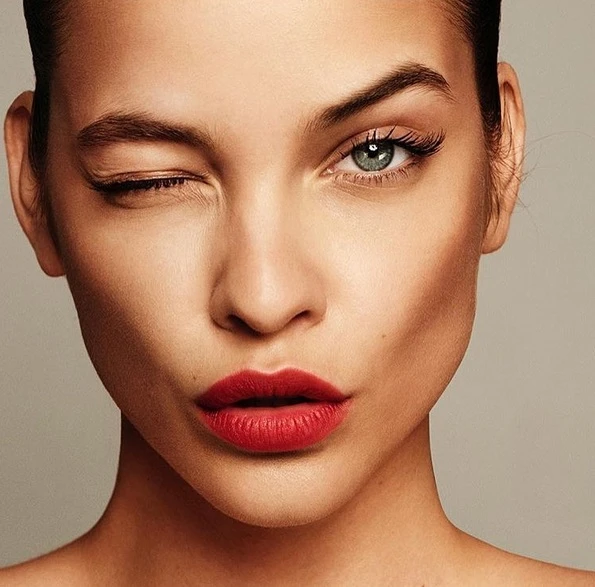 Így készülődik Palvin Barbi egy menő párizsi vacsorára