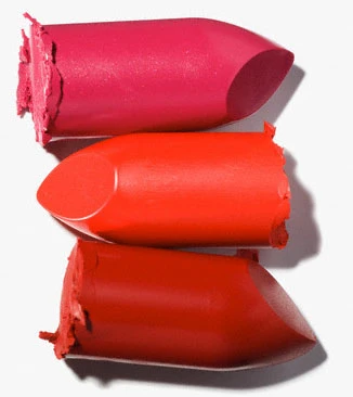 Beauty trükk: rúzs a karikás szemek elfedéséhez