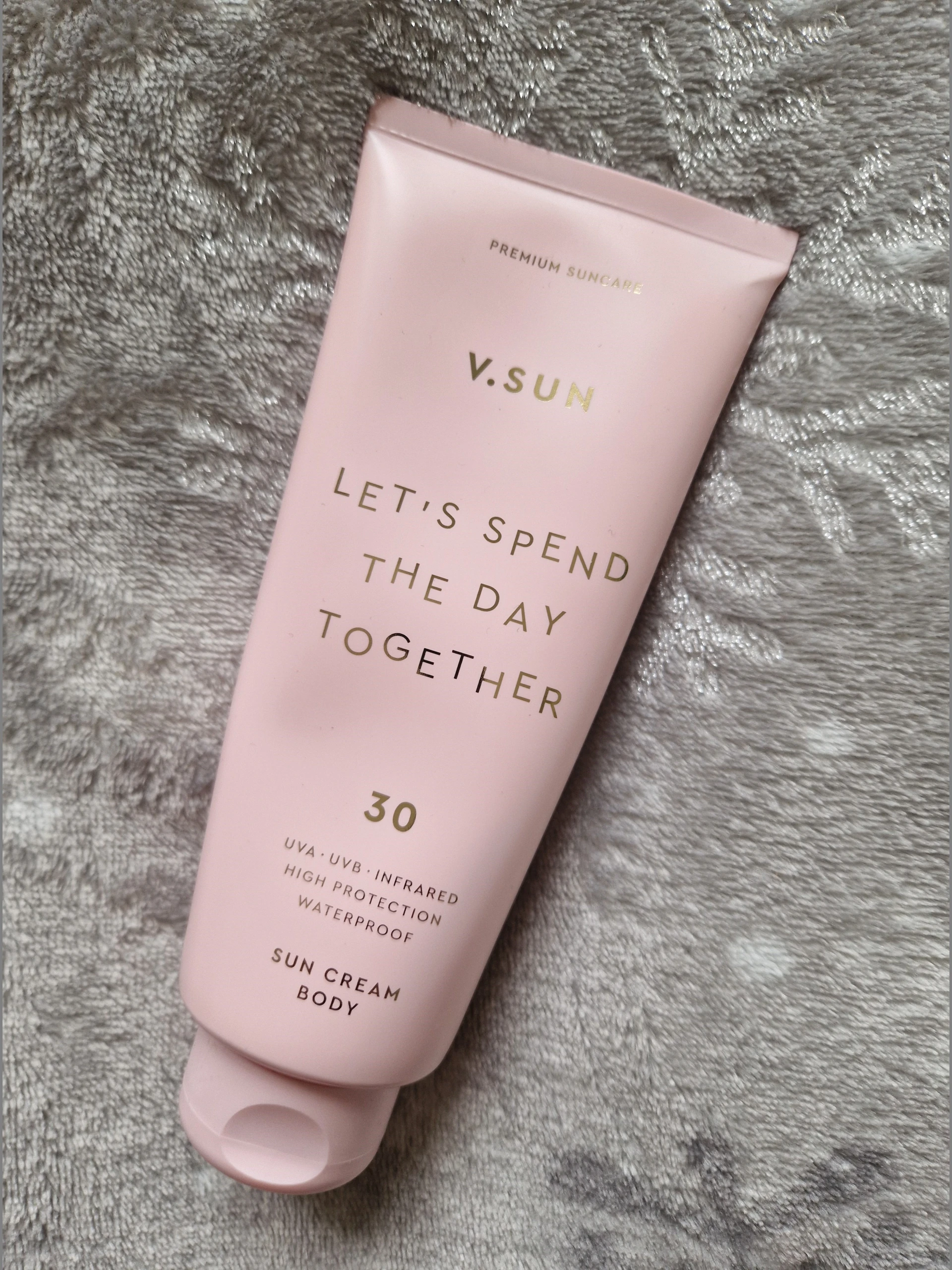 V.SUN Let's Spend The Day Together Body Sun Cream SPF30