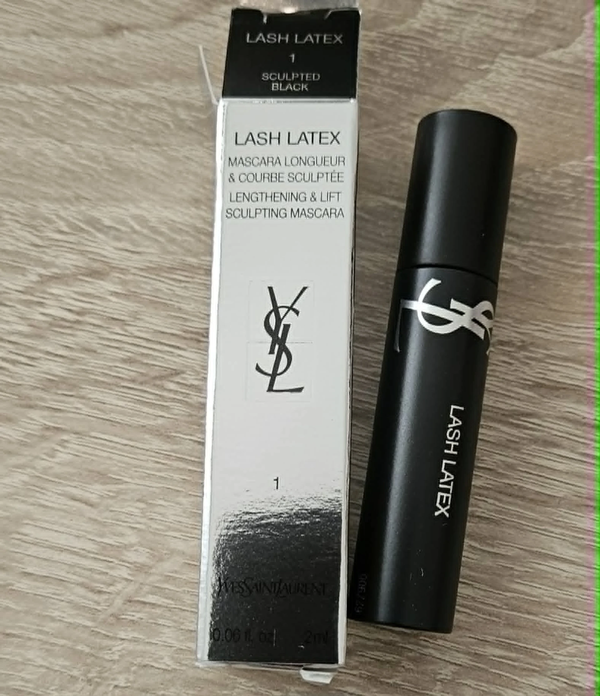 Yves Saint Laurent Lash Latex Sculpted Black mascara