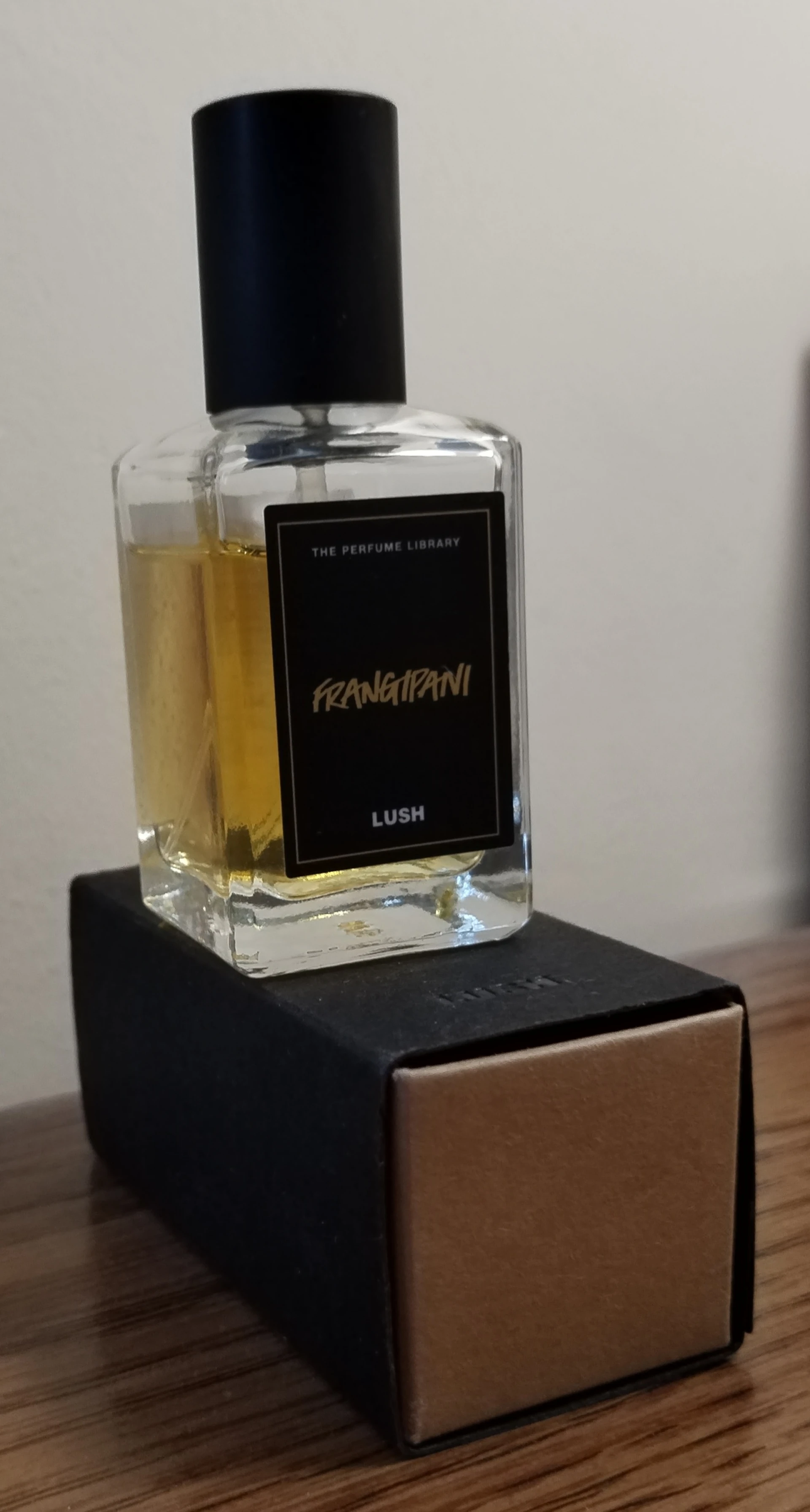 RITKASÁG ! Lush Frangipani parfüm