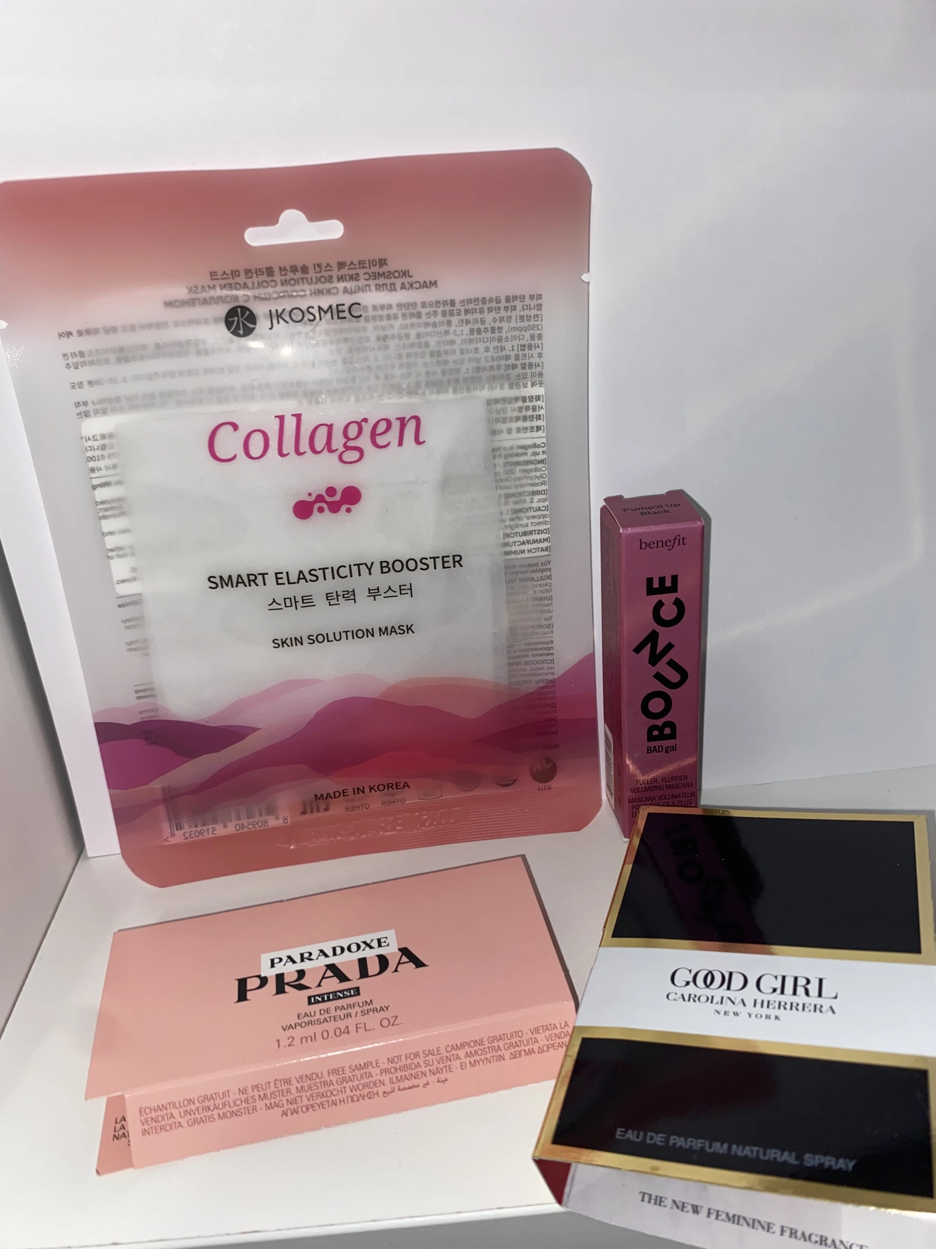 Beauty csomag - Carolina Herrera, Prada, Benefit stb