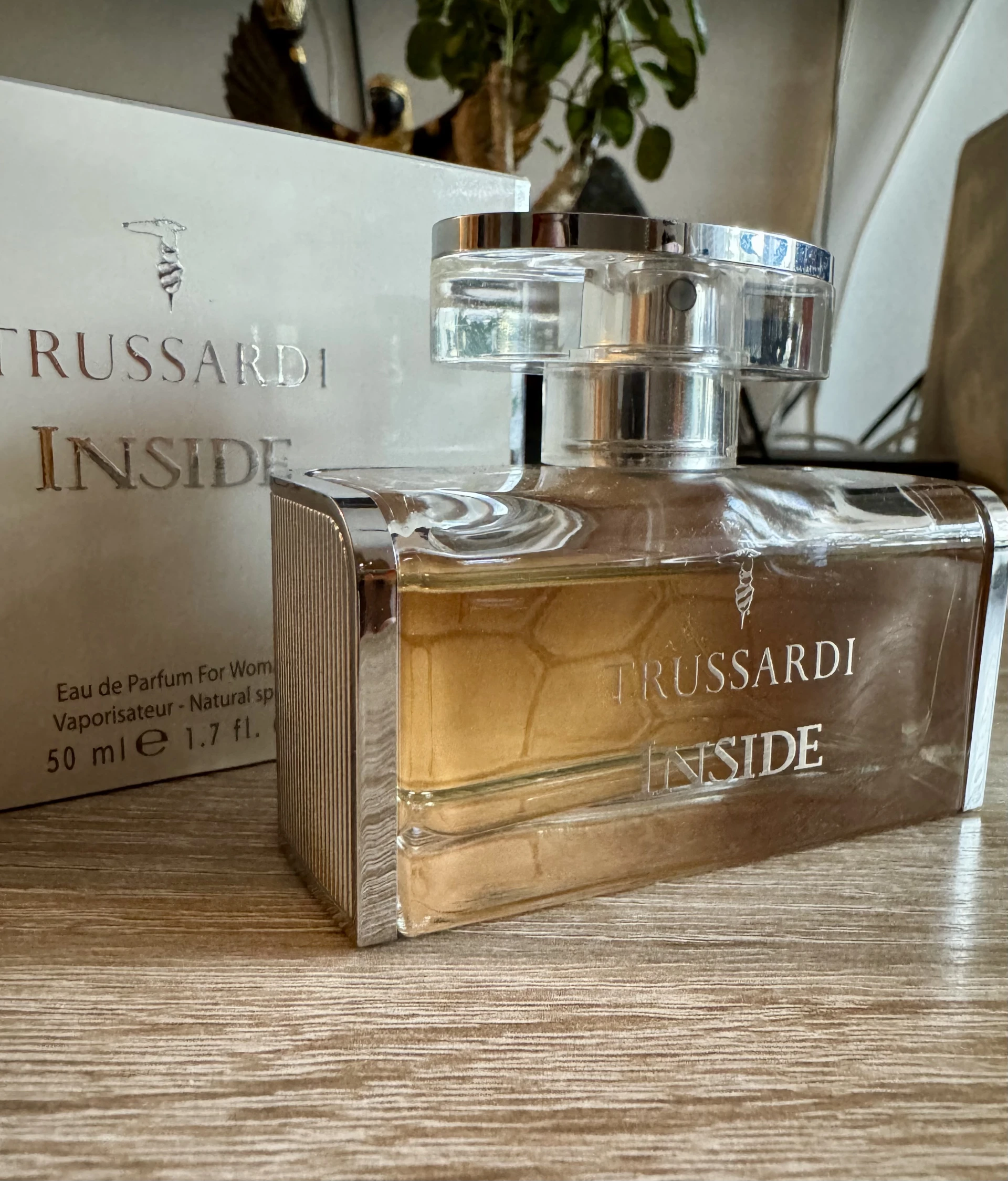 Üvegében, Trussardi Inside EDP