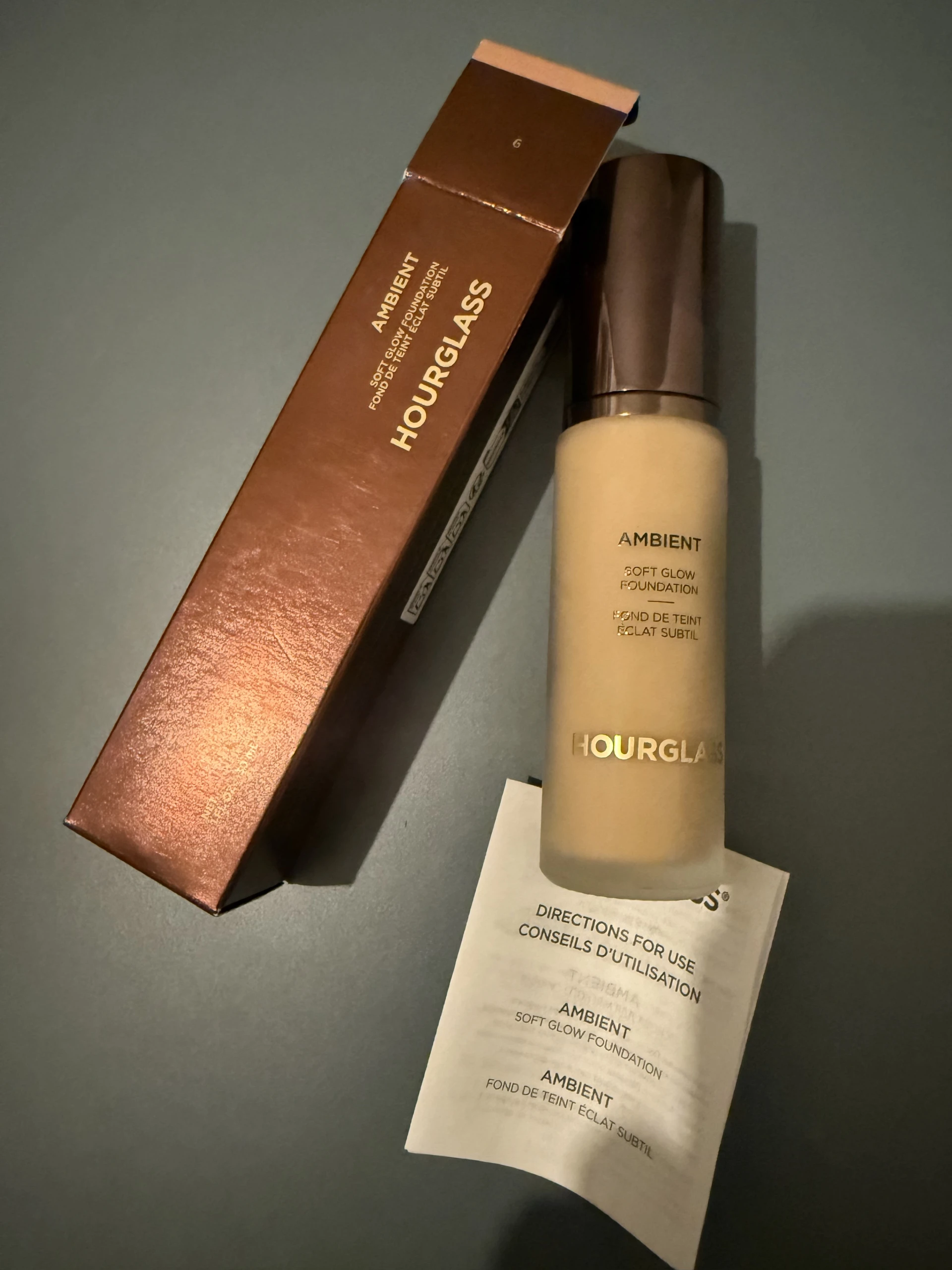 Hourglass ambient soft glow