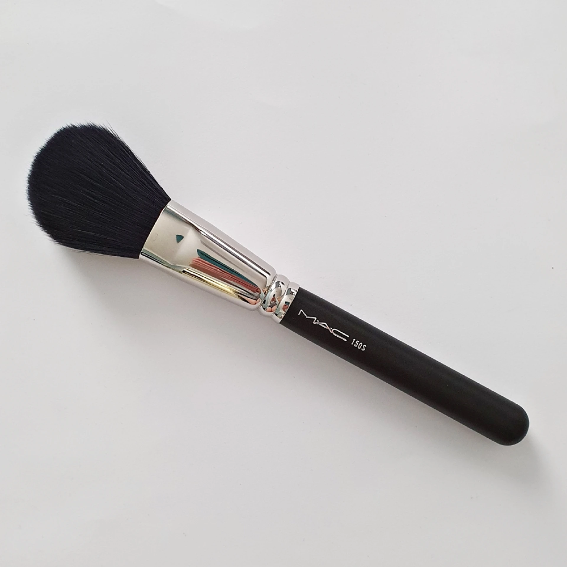 MAC 150S Large Powder Brush