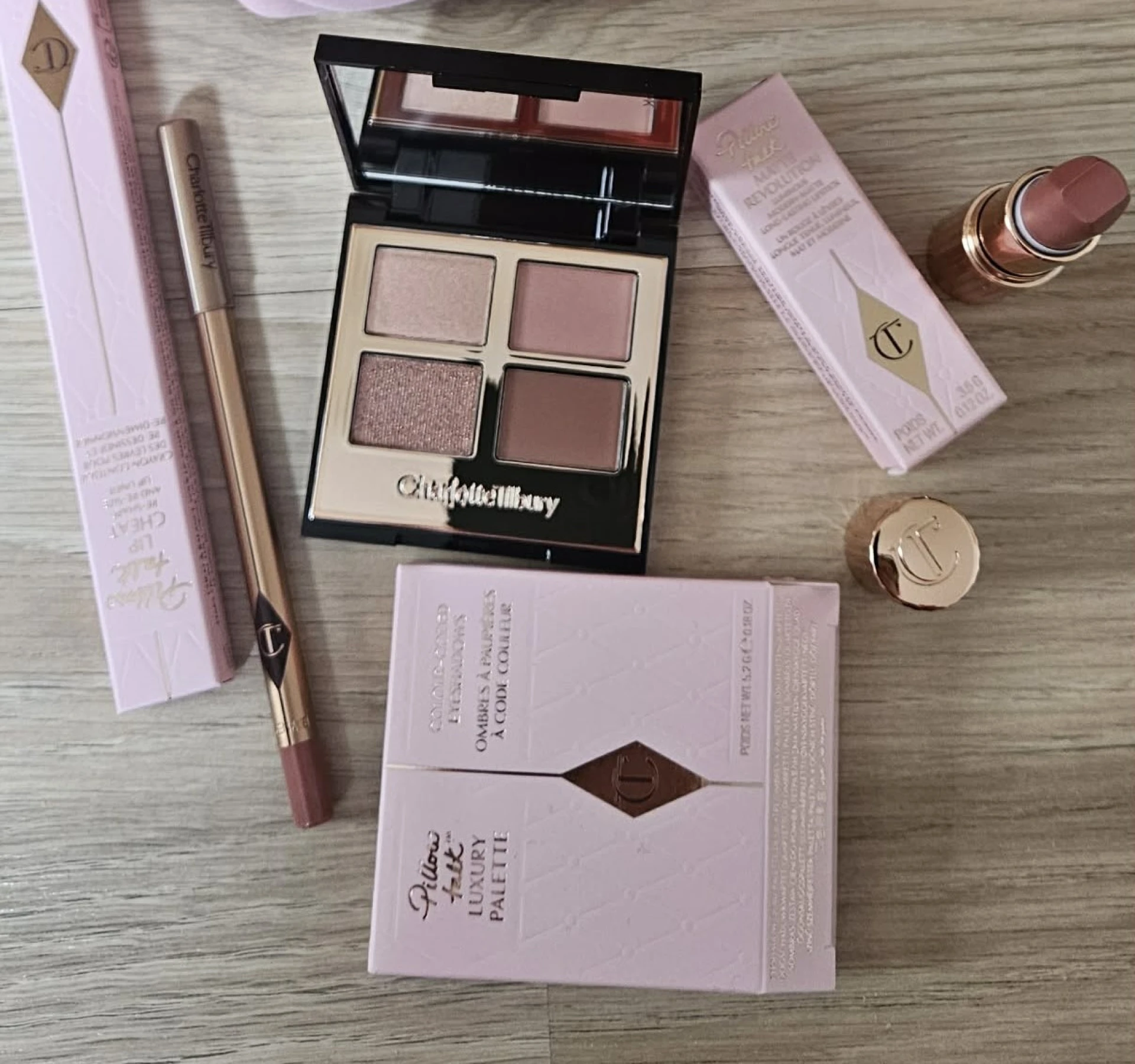 Charlotte Tilbury Matte Revolution Lipstick PILLOW TALK