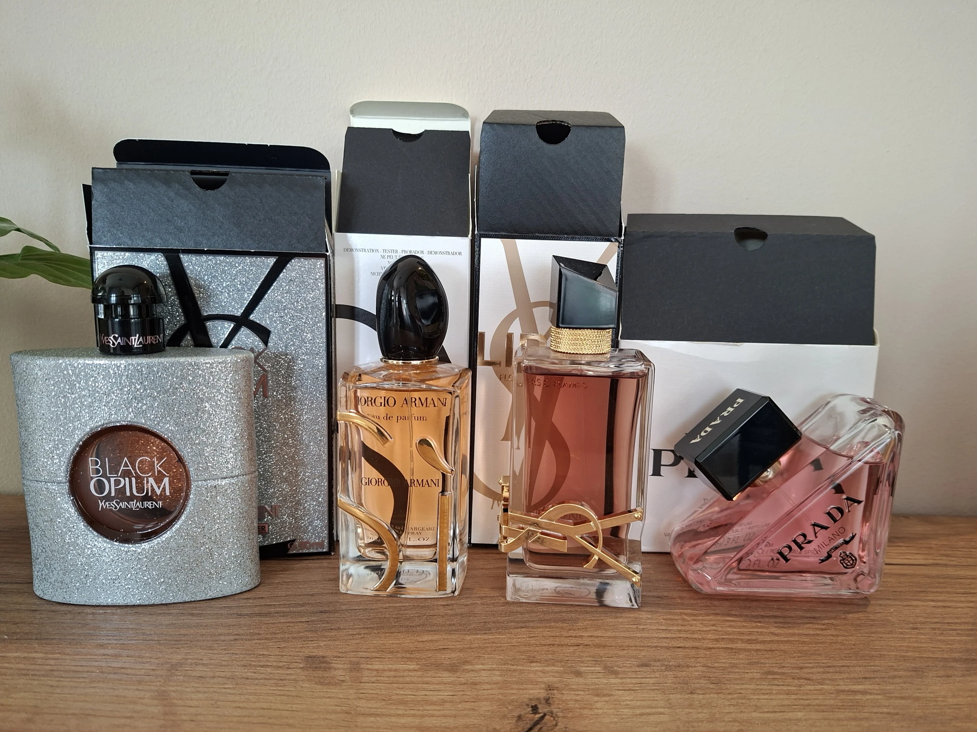 Yves Saint Laurent Black Opium Glitter ED