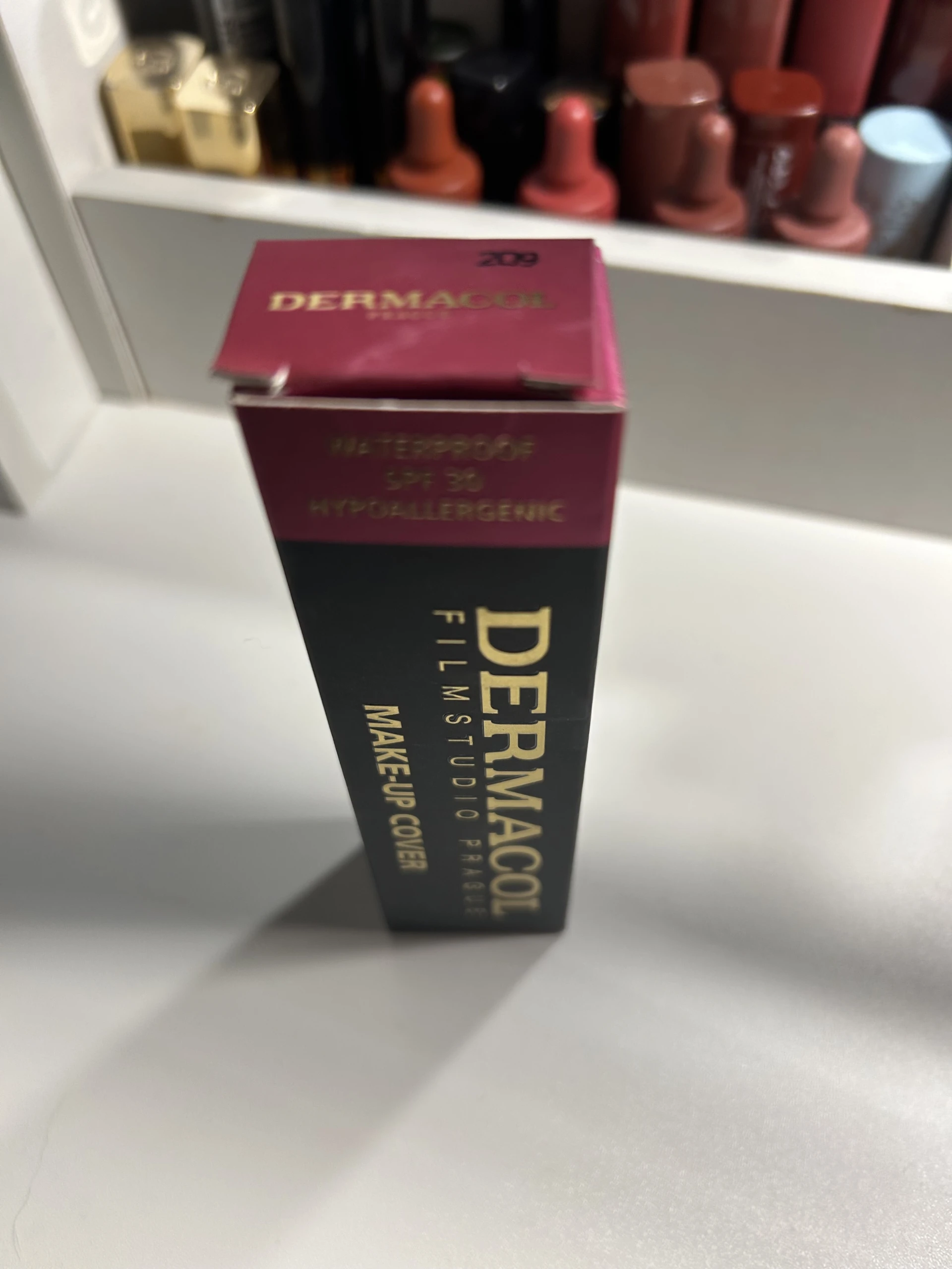 Dermacol make up cover 209