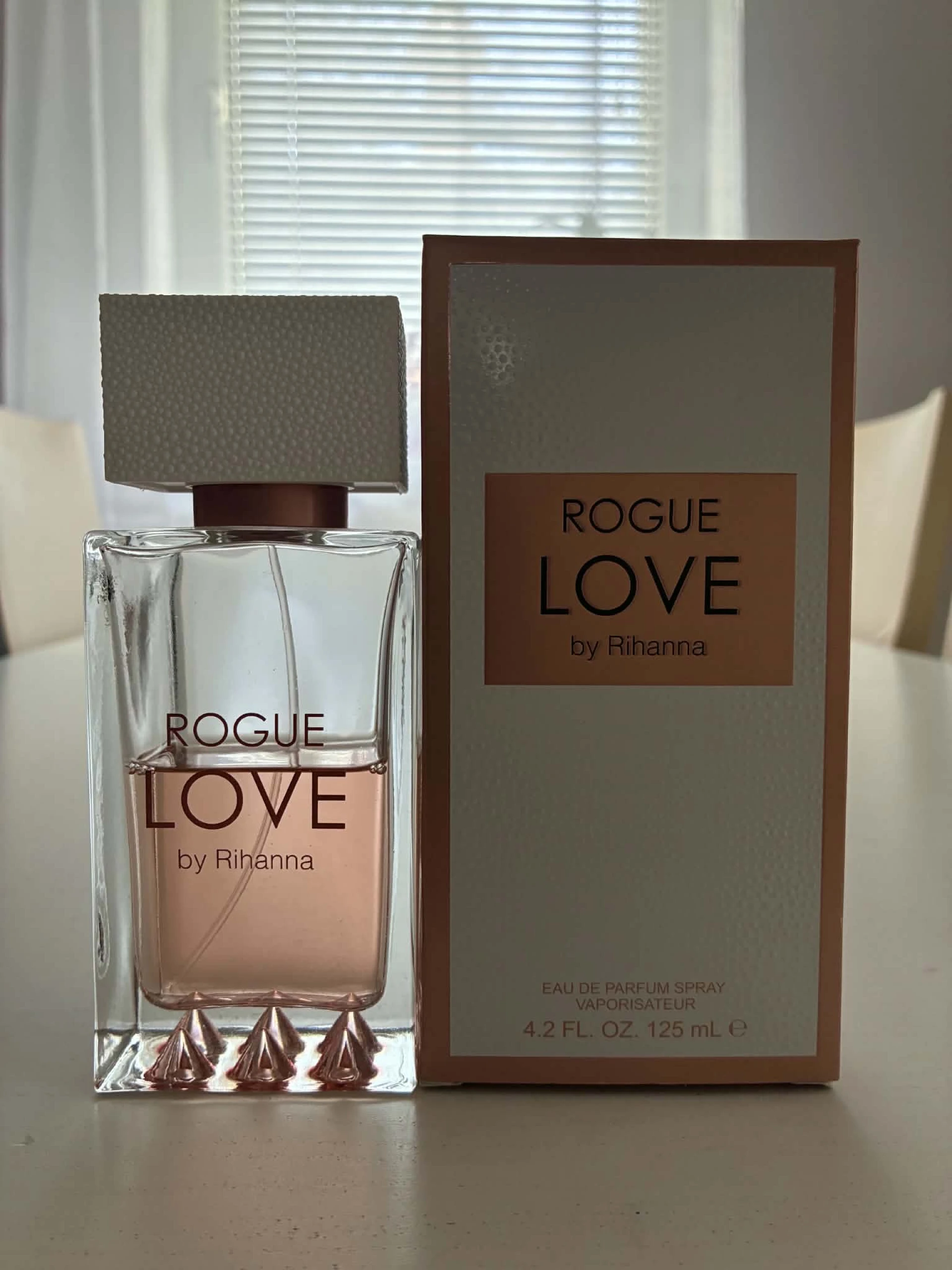 Rihanna Rogue Love EDP (65/125ml)