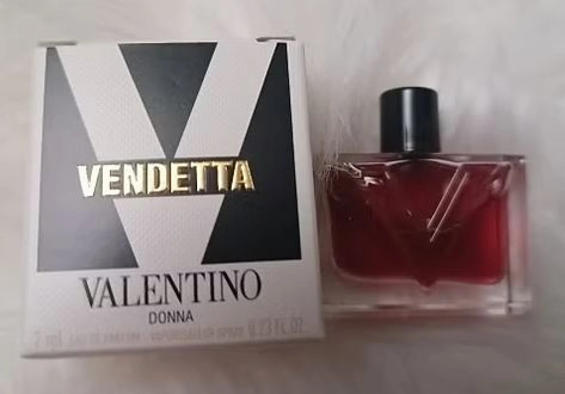 ÚJ - Valentino Vendetta Donna EDP 7 ml-s mini + 1,2 ml-s minta