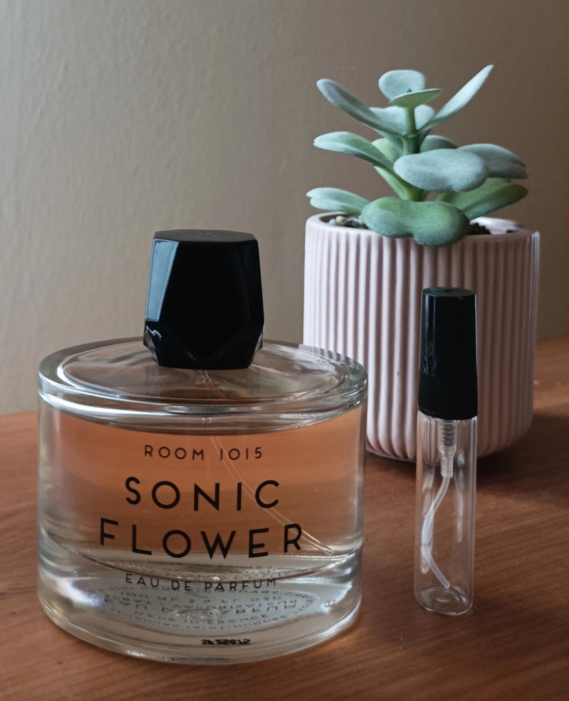 Room 1015 Sonic Flower EDP