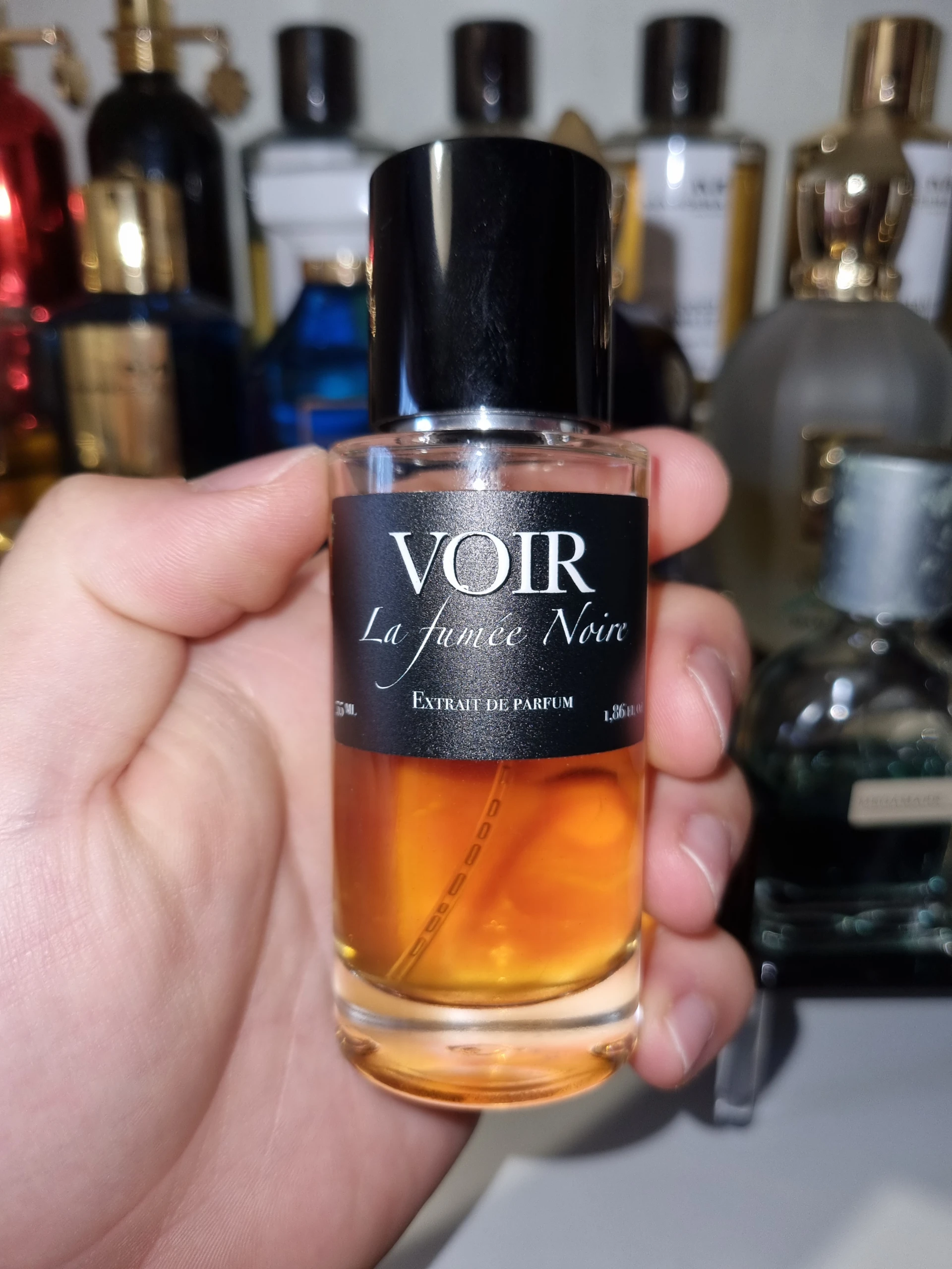 Voir Perfumes – La fumée Noire Dekant