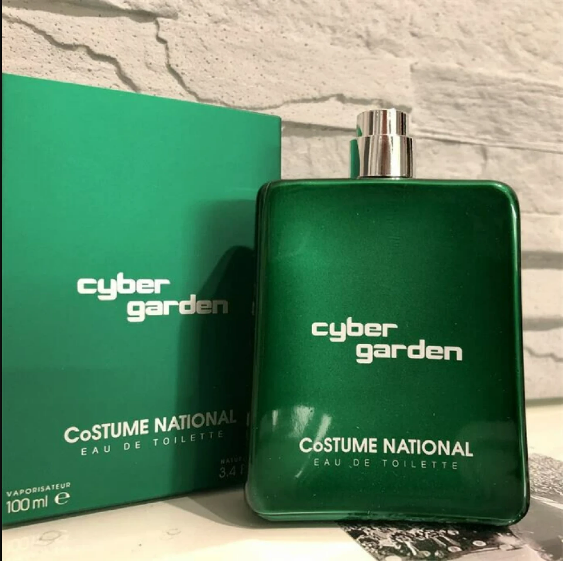 CoSTUME NATIONAL Cyber Garden EDT fújósok
