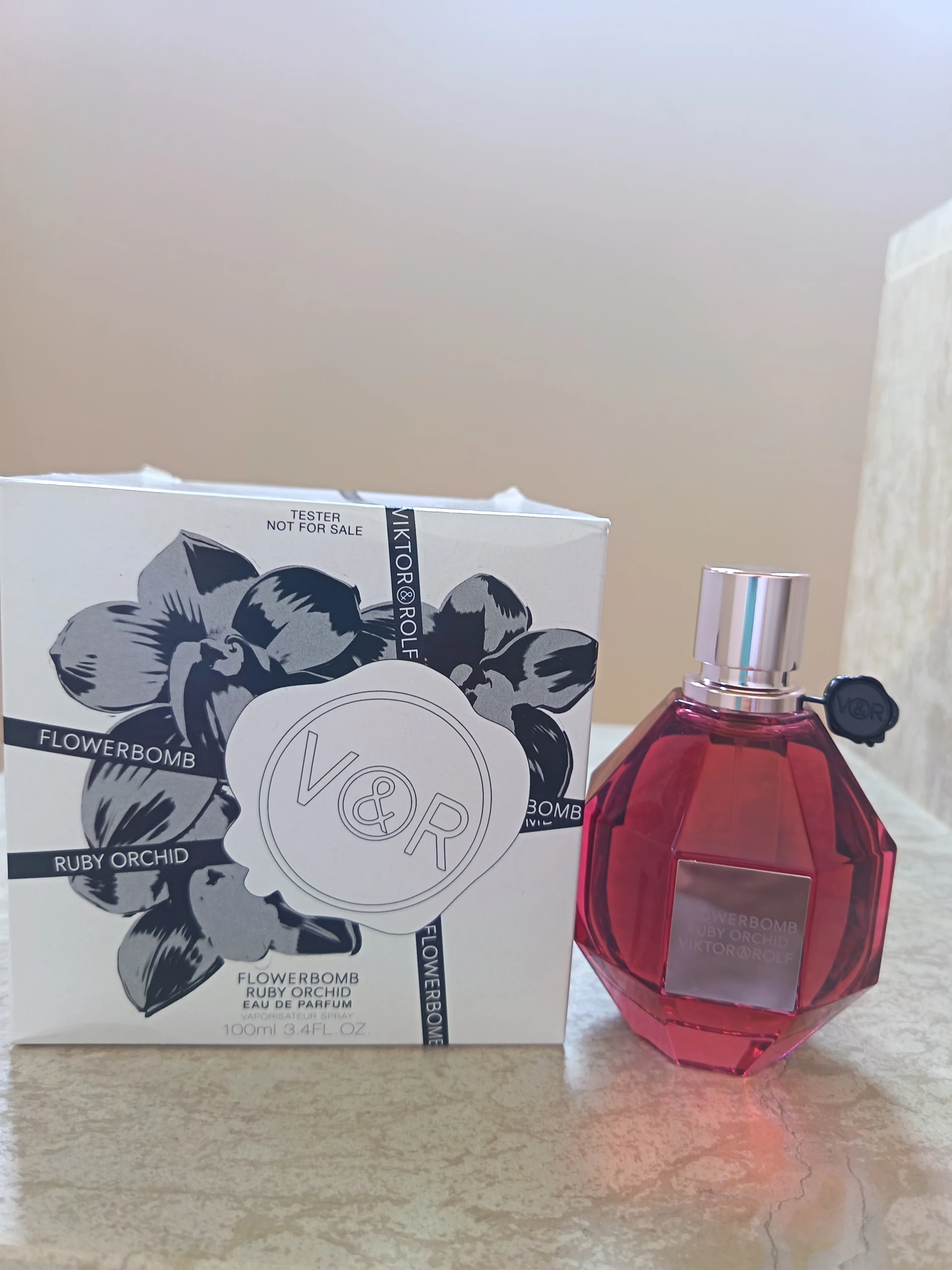V&R Flowerbomb Ruby Orchid