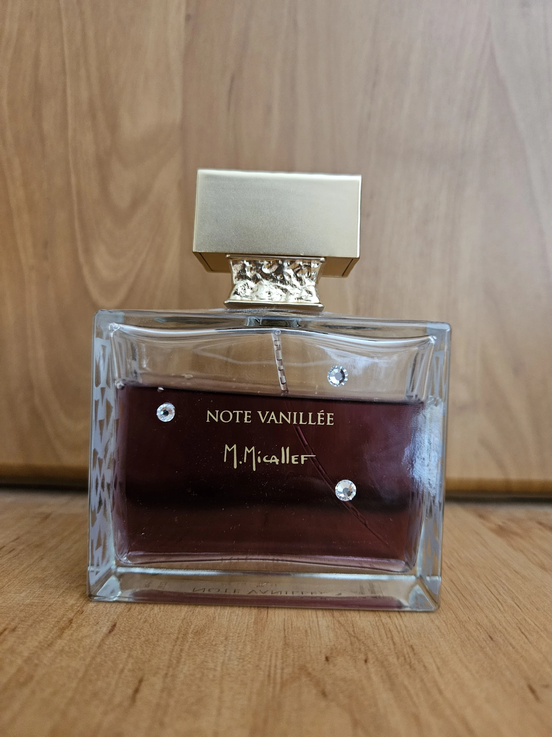 kiadó M. Micallef Note Vanillée
