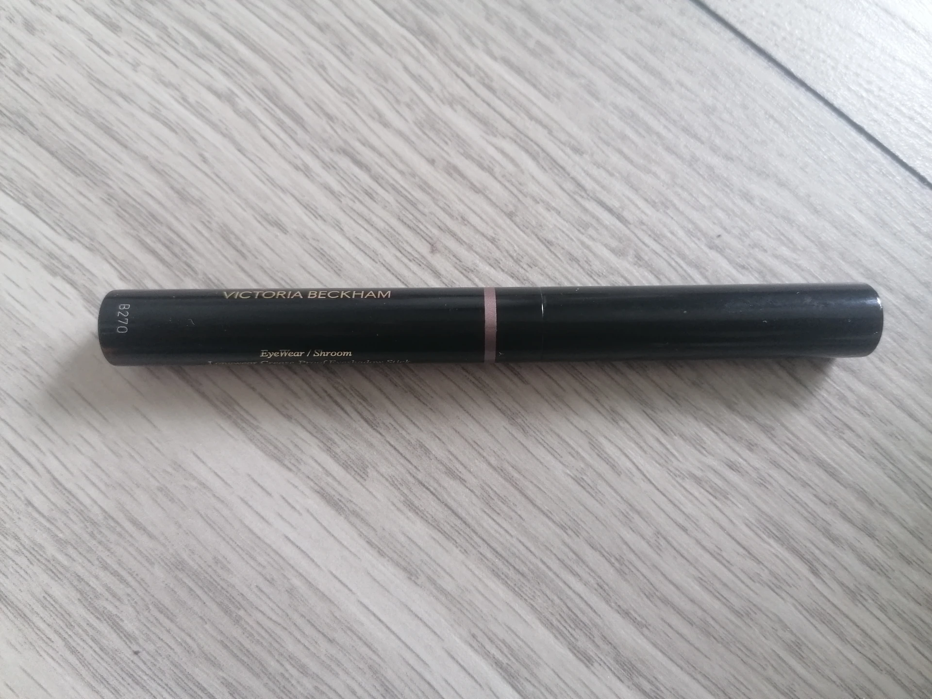 Victoria Beckham tartós szemhéjstift