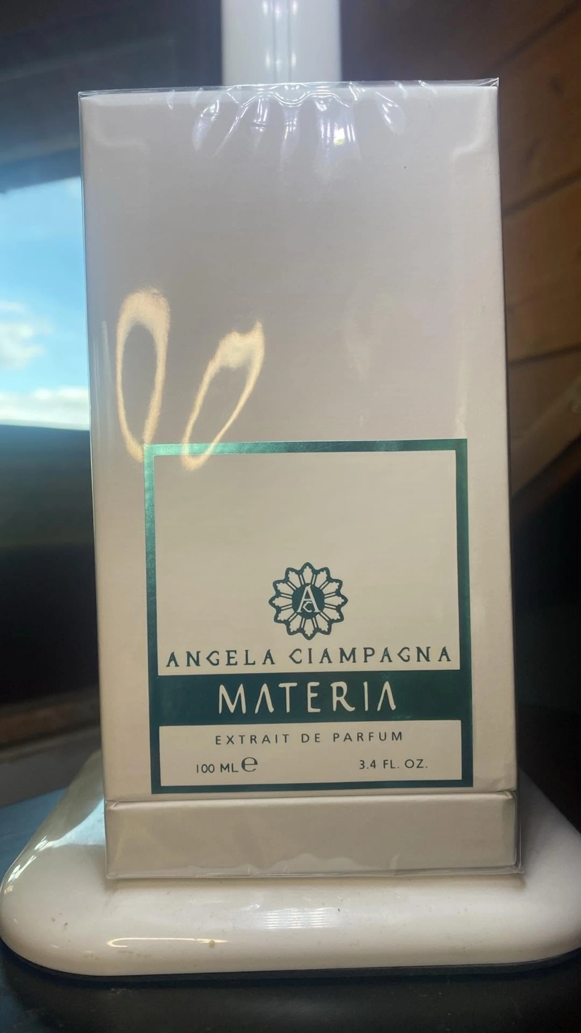 NGELA CIAMPAGNA – Materia Extrait de Parfum, Collector’s Edition